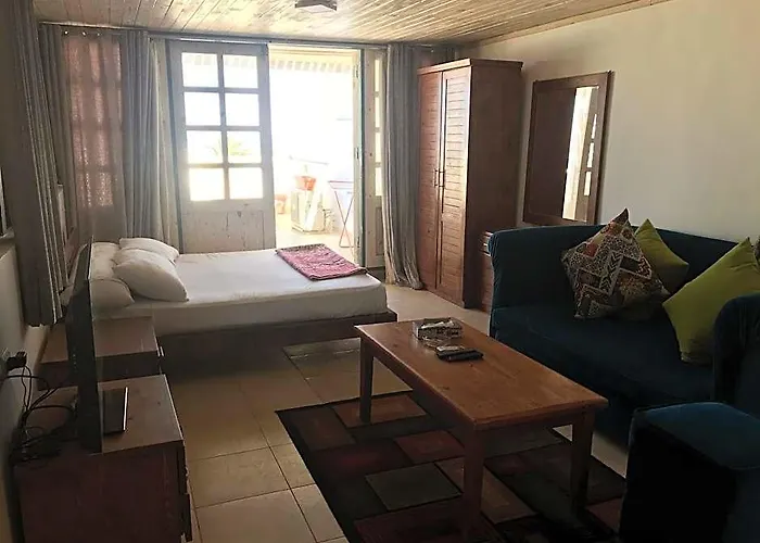 Station House 4*