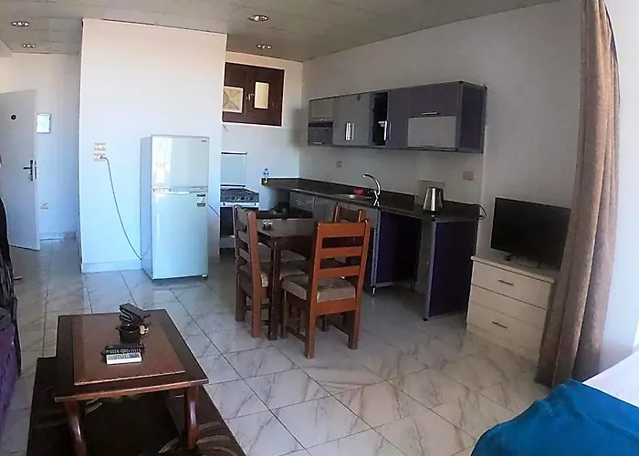Station House 4*
